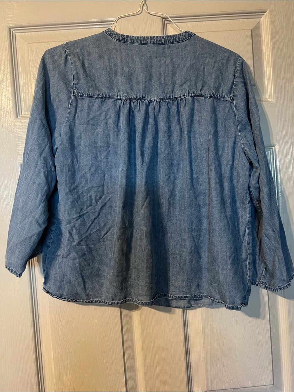 Splendid Chambray Blue V-Neck Peasant Tunic - Picture 2 of 2